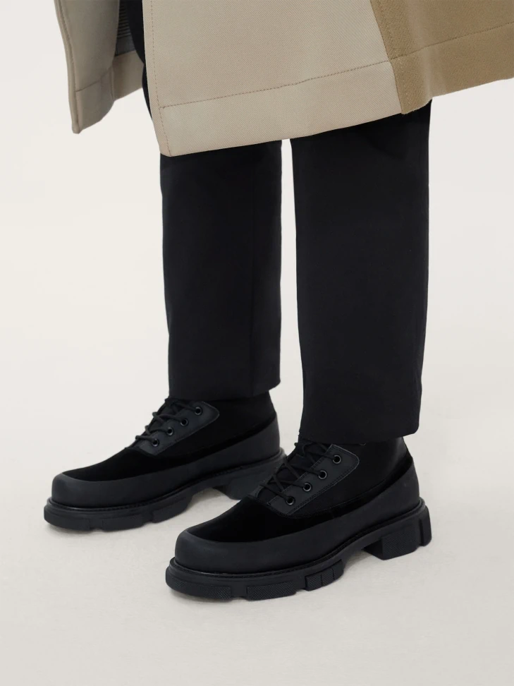 Kazar Black Solid Men's Boots With High Laced Upper