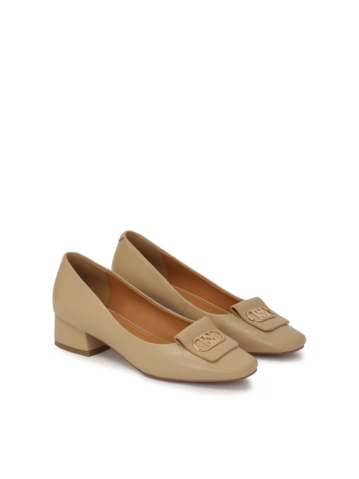 Kazar Classic Beige Pumps With Jewelry Embellishment