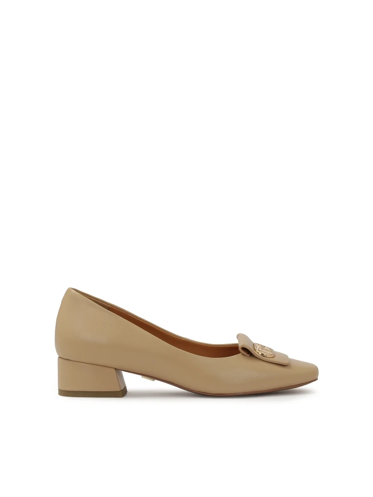 kazar Classic beige pumps with jewelry embellishment