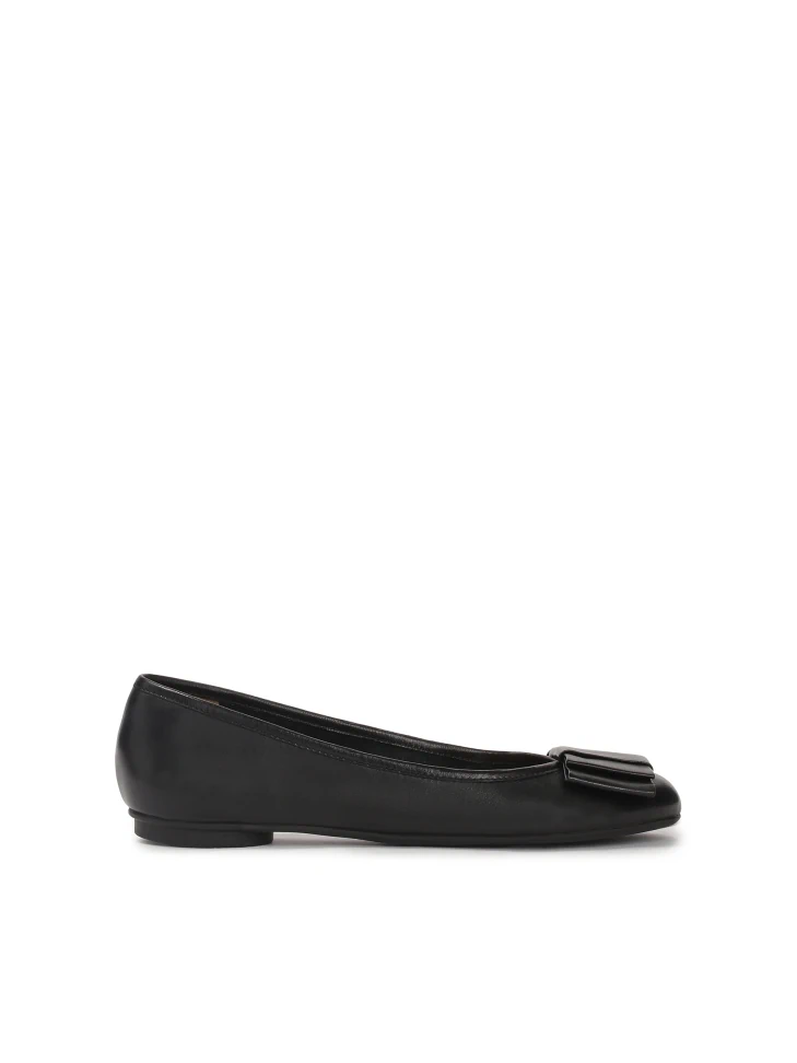 kazar Classic full grain leather ballerinas decorated with a bow