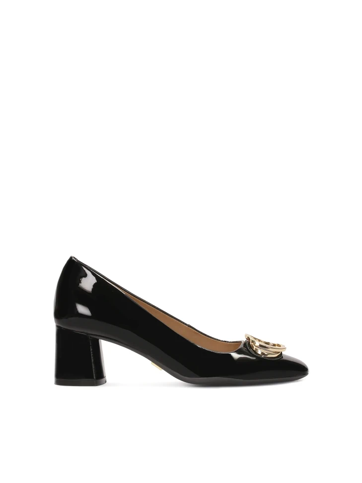 kazar Comfortable patent leather pumps with metal accents