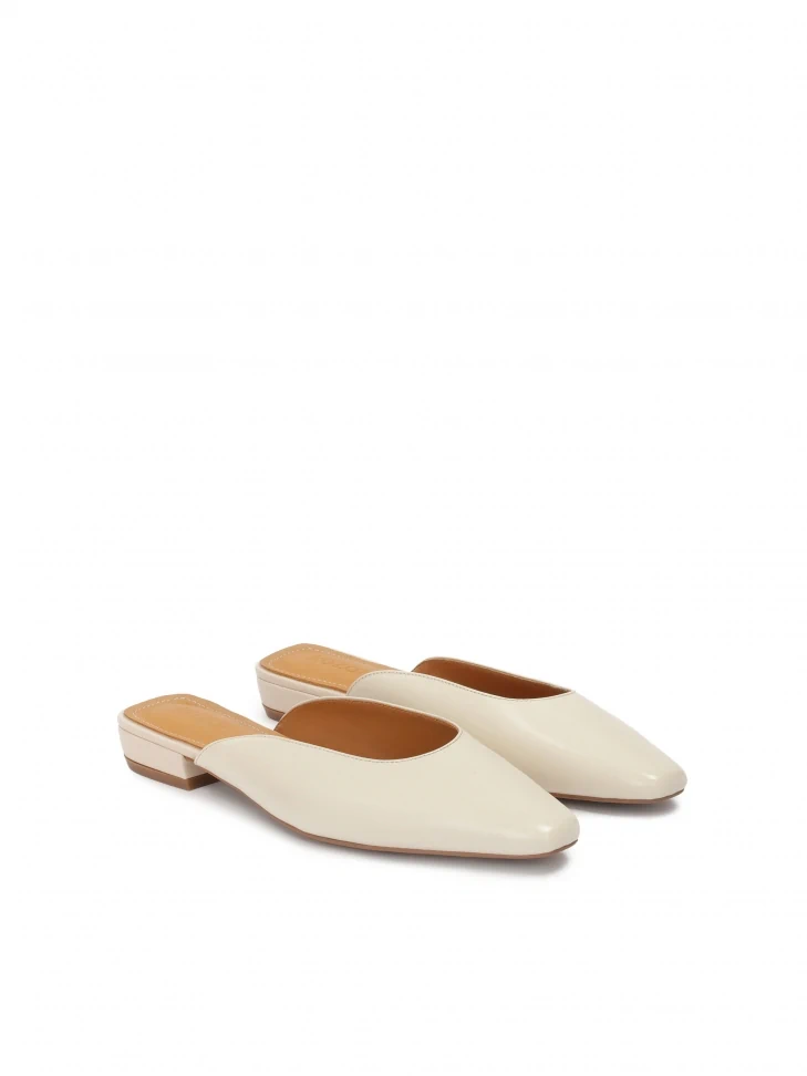 Kazar Flat Mules With A Built-in Extended Nose Piece