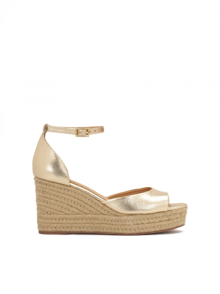 kazar Gold sandals on anchor covered with jute cord