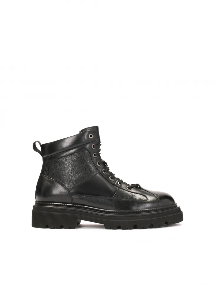 kazar All-purpose black boots on a treaded sole