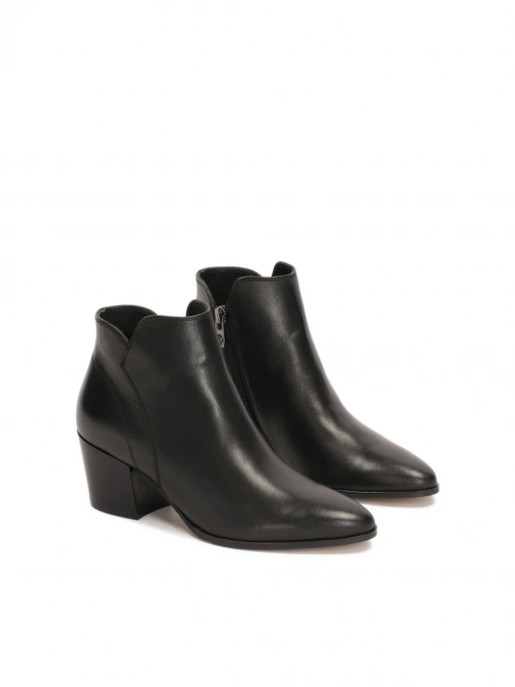 Kazar Ankle Boots With A Wide Heel