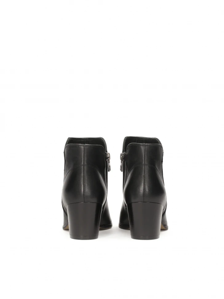 Kazar Ankle Boots With A Wide Heel