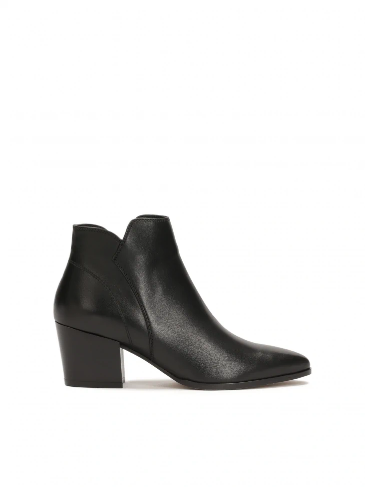 kazar Ankle boots with a wide heel