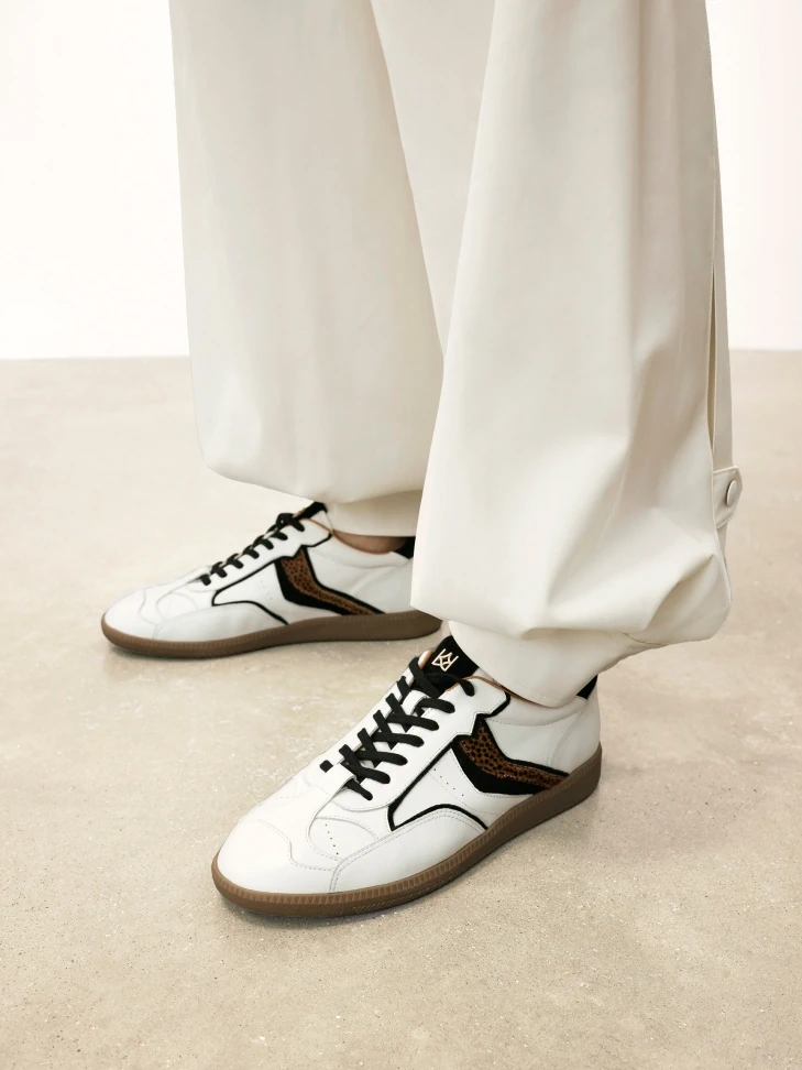 Kazar Avant-garde Sneakers With An Animal Motif