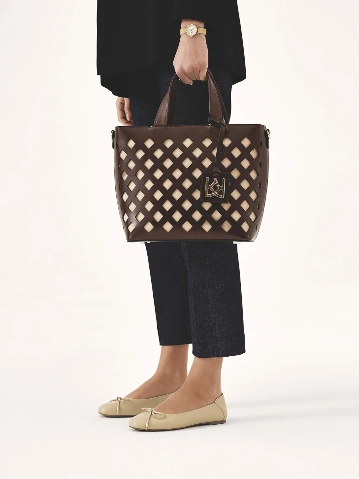 Kazar Beige Ballerinas With A Striking Heel