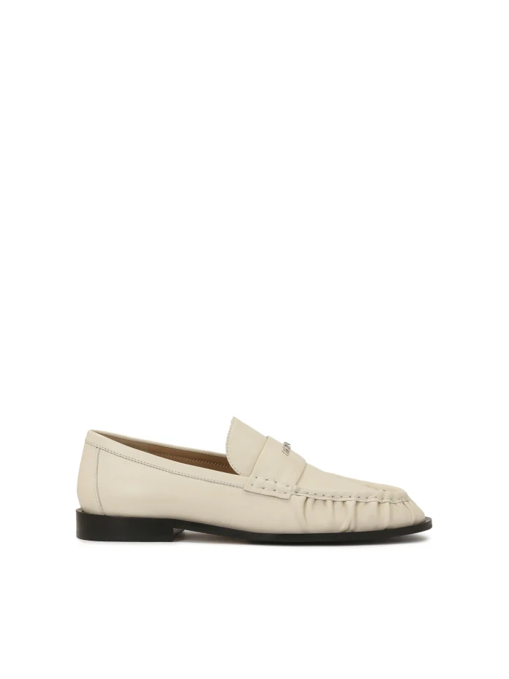 kazar Beige loafers with a crease on the nose