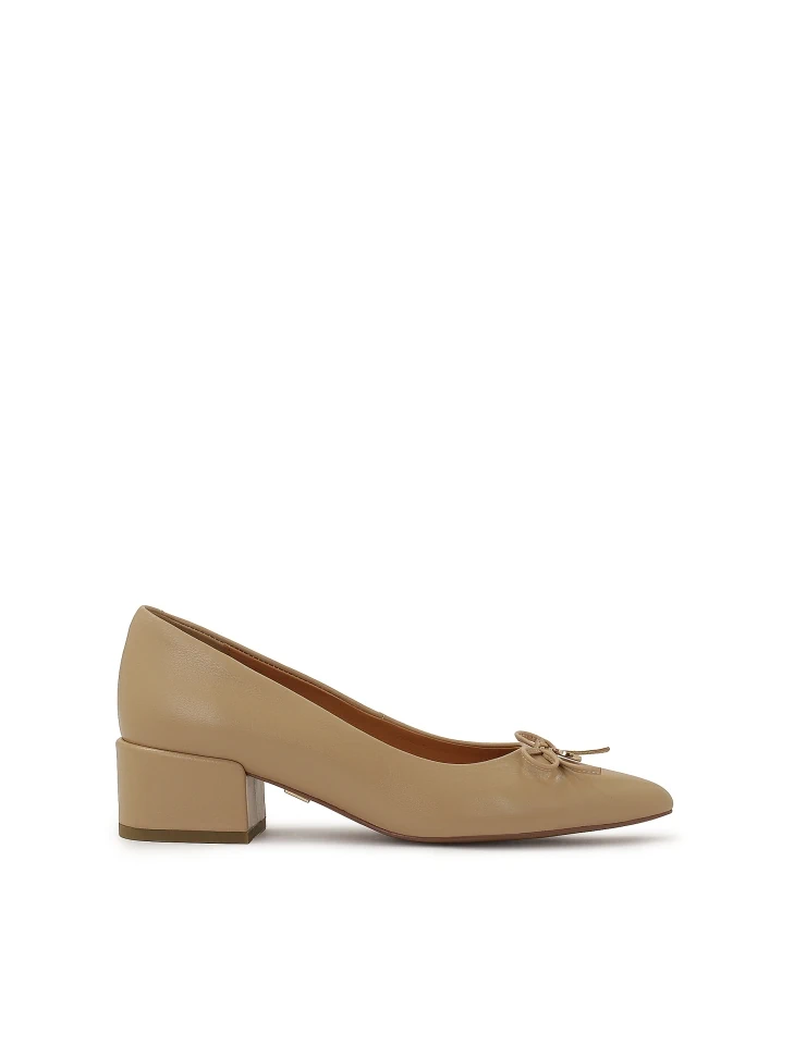 kazar Beige low leather pumps