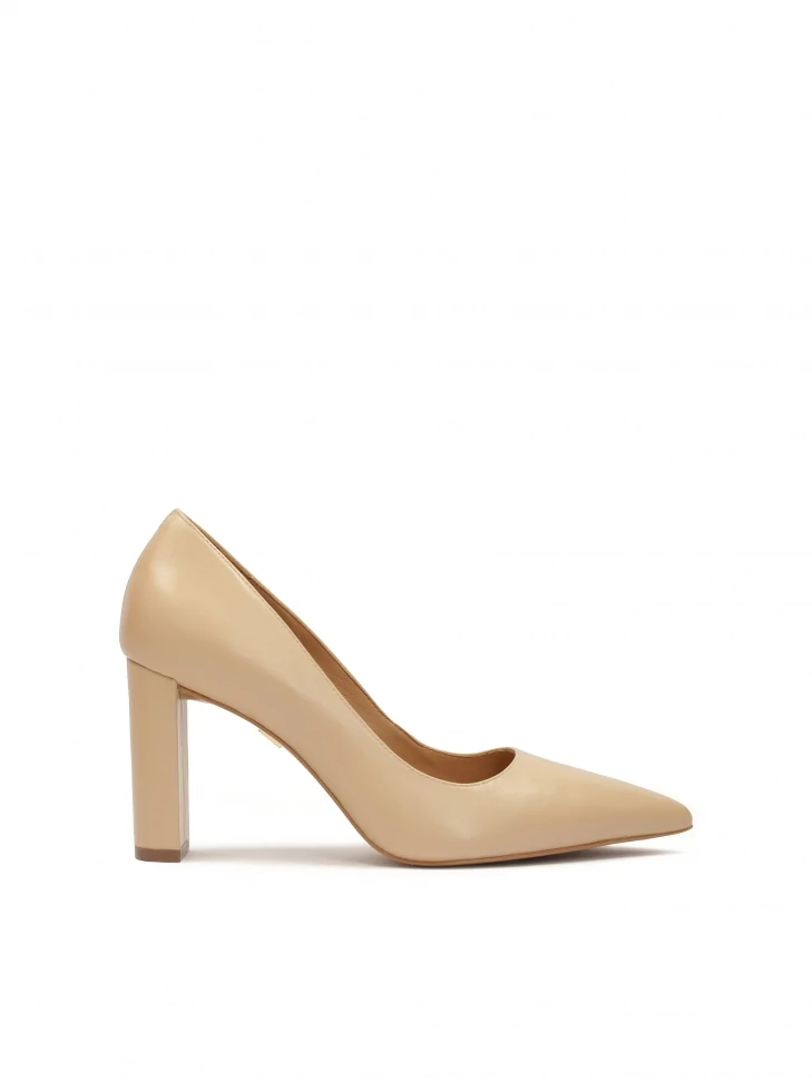 kazar Beige pumps on a narrow post