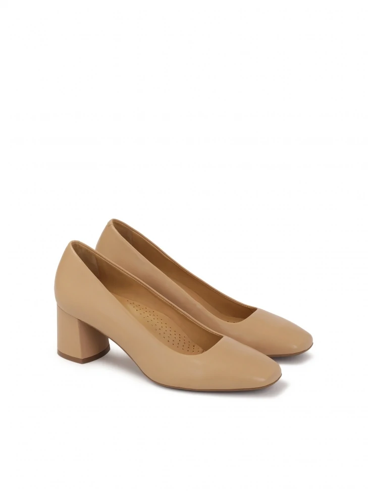 Kazar Beige Pumps On A Post
