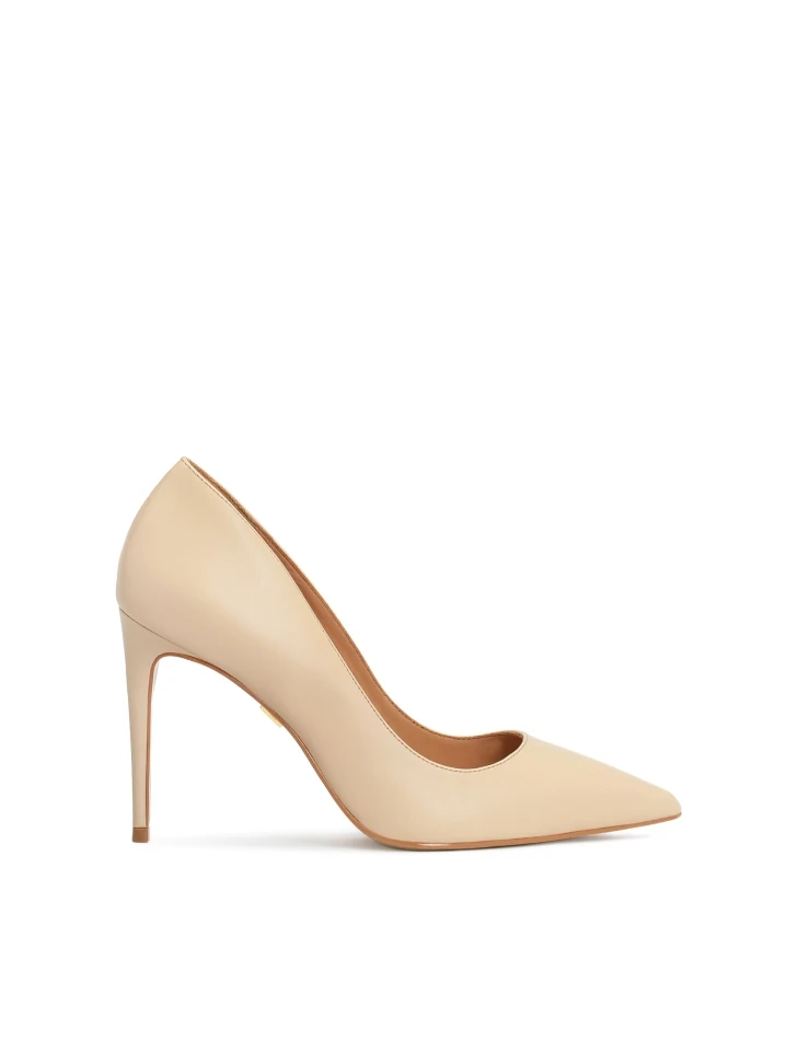 kazar Beige pumps on a sleek heel