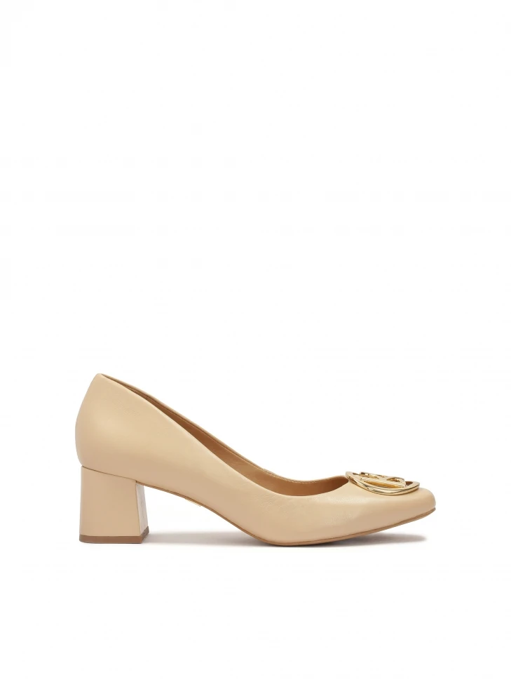 kazar Beige pumps with a wide heel