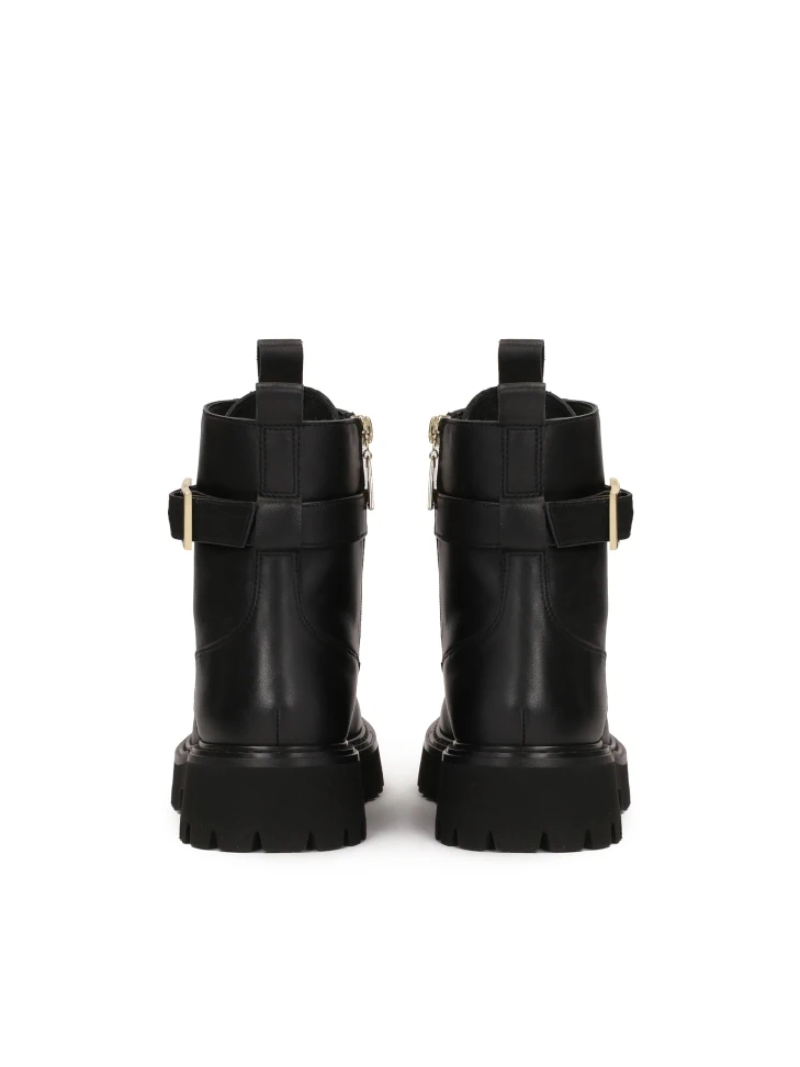 Kazar Black Boots On A Treaded Sole