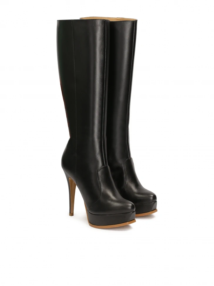 Kazar Black Boots With A Platform On The Front