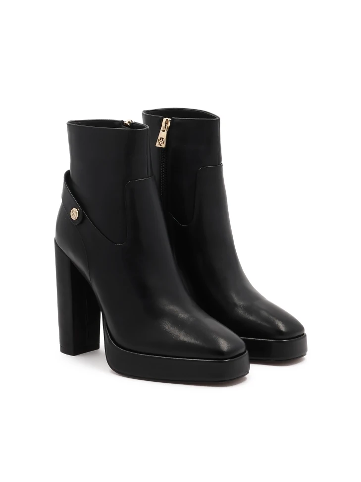 Kazar Black Boots With A Post And Platform