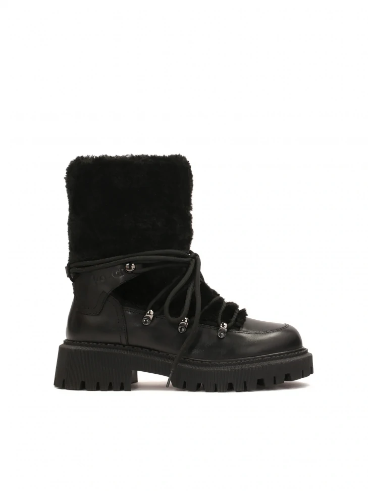 kazar Black boots with fur upper