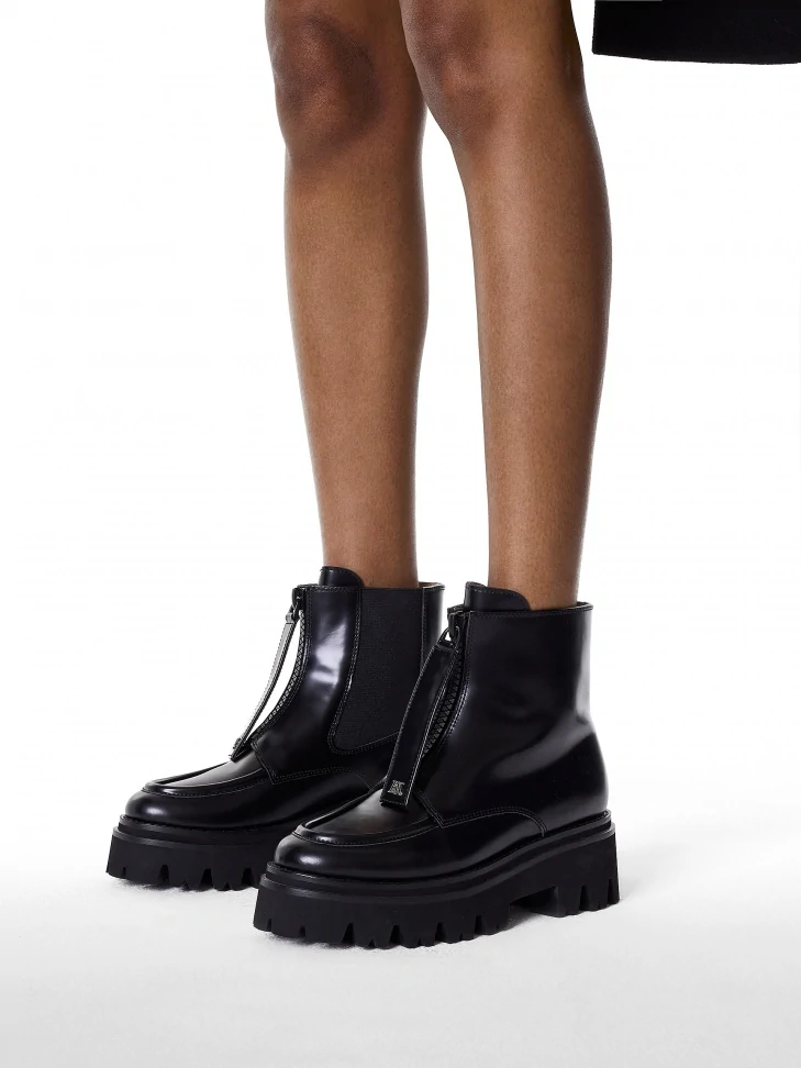 kazar Black boots with simple zippered upper
