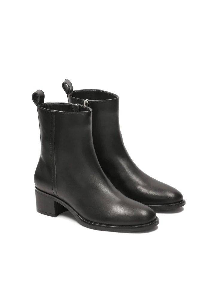 Kazar Black Boots With Wide Heels