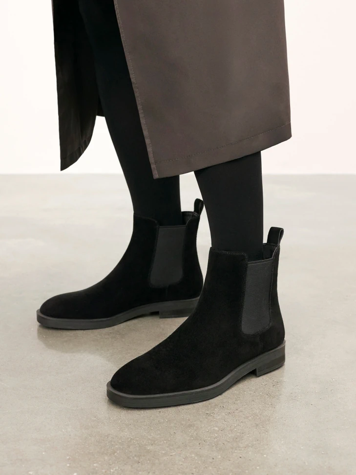 Kazar Black Chelsea Boots With Elastic Inserts