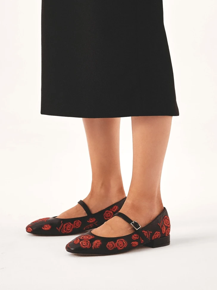 Kazar Black Flat Pumps With Flowers