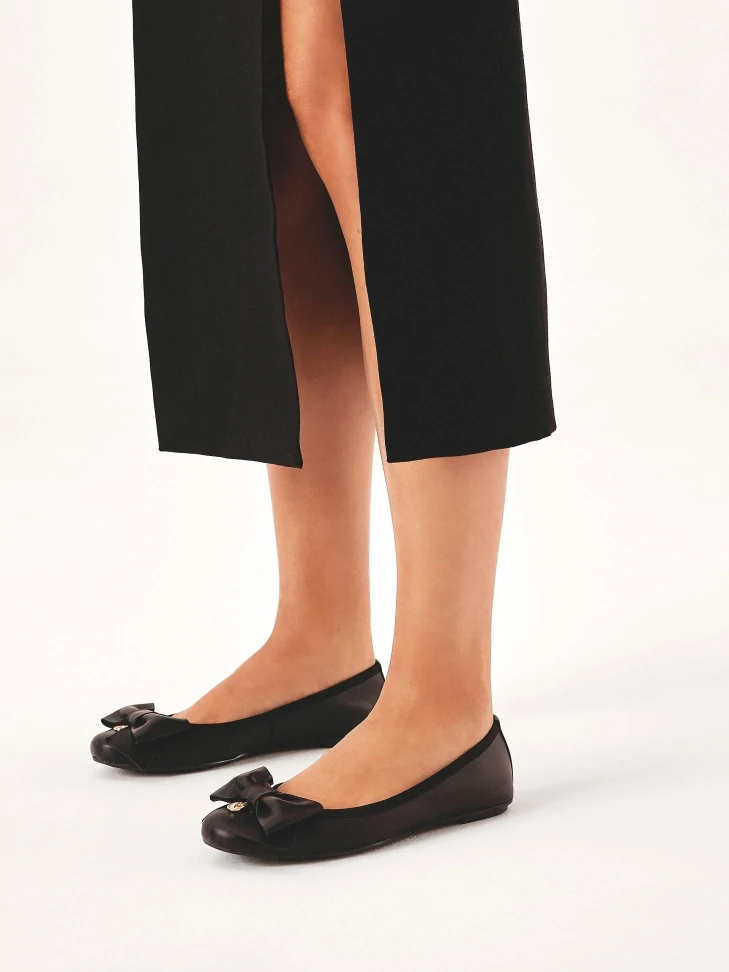 Kazar Black Leather Ballerinas With A Big Bow