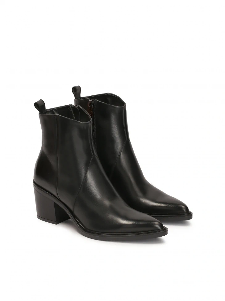 Kazar Black Leather Boots In Cowboy Style