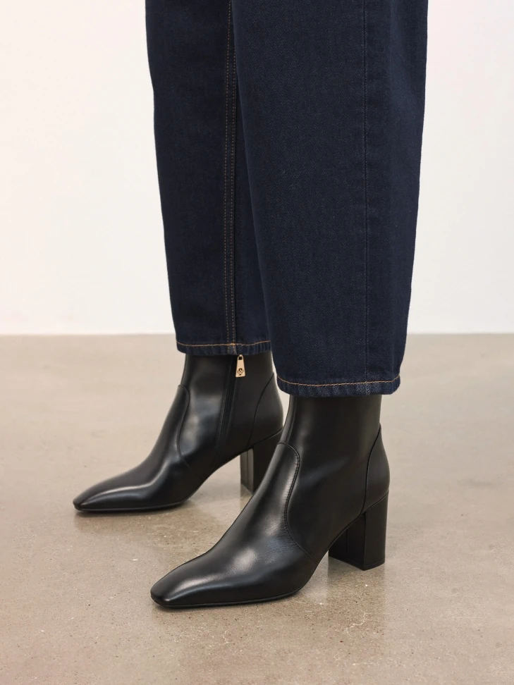 Kazar Black Leather Boots On Block Heel