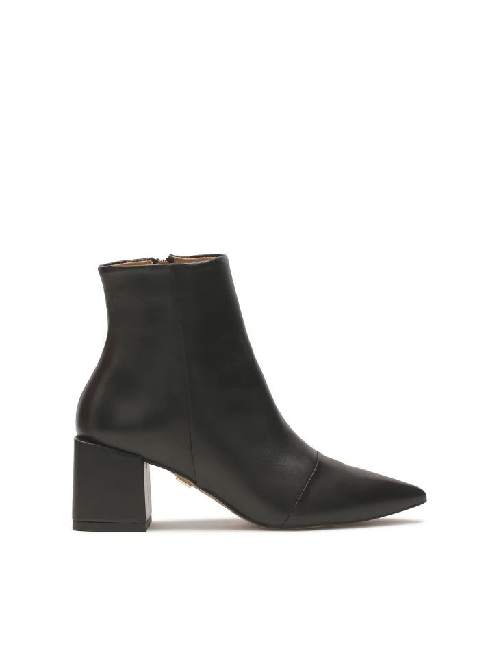 kazar Black leather boots with square heel