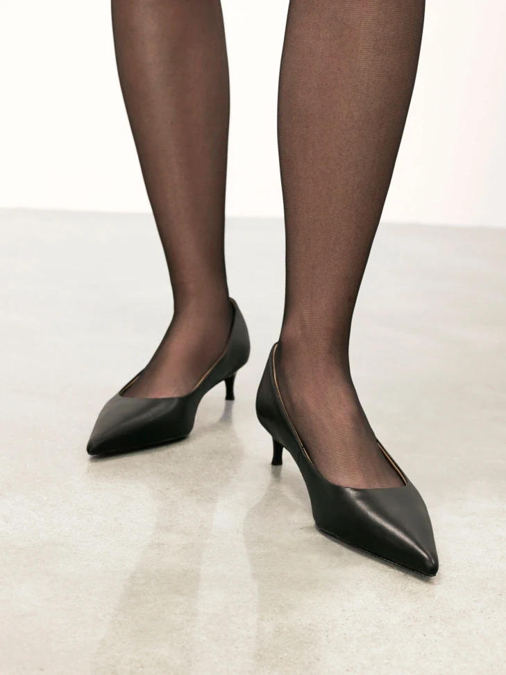 Kazar Black Leather Low-heeled Pumps