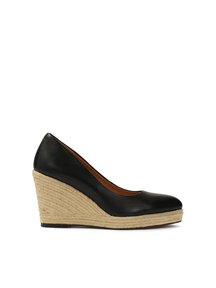 kazar Black leather pumps on anchors