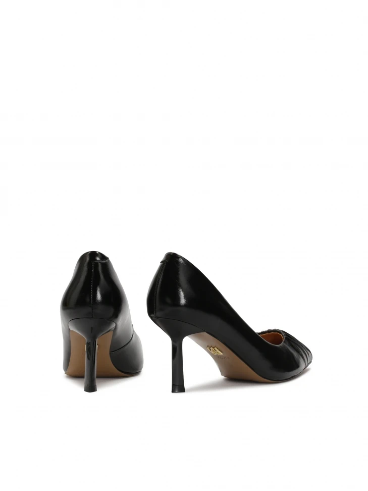 Kazar Black Pumps With A Crease