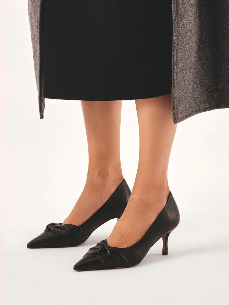 Kazar Black Pumps With Interlaced Embellishment