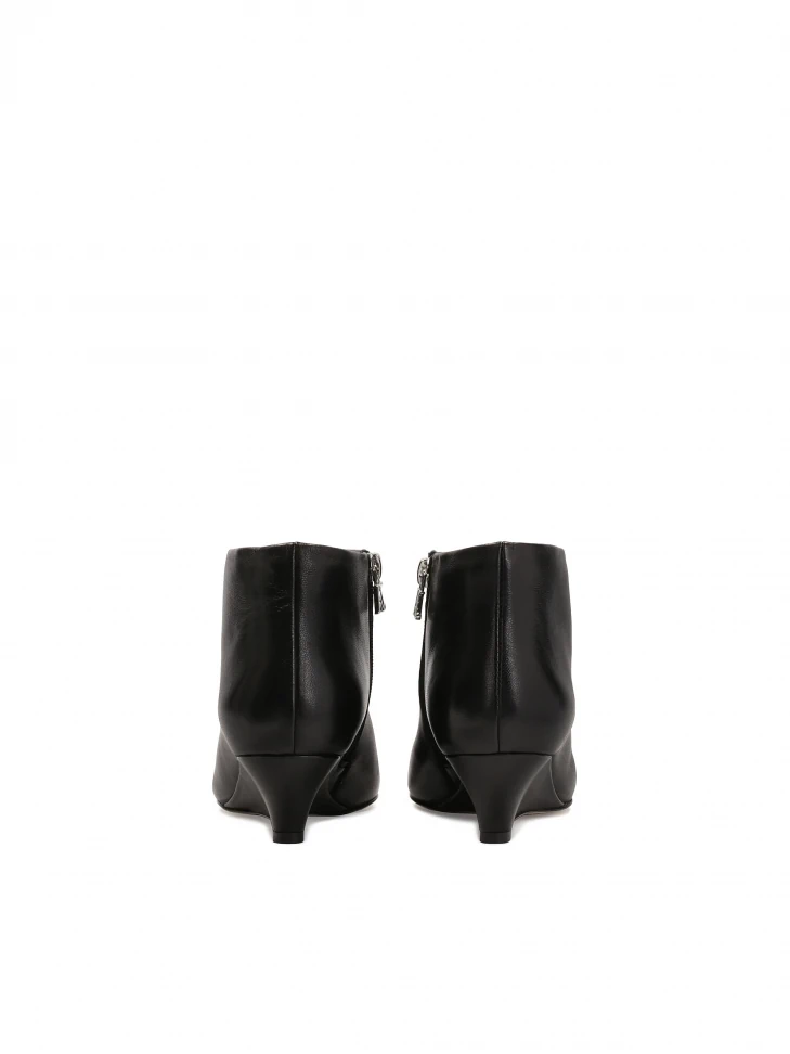 Kazar Black Short Boots On A Platform