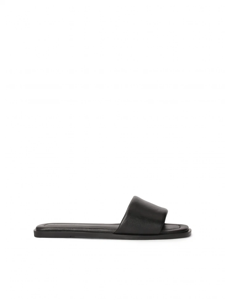kazar Black slides on a flat sole