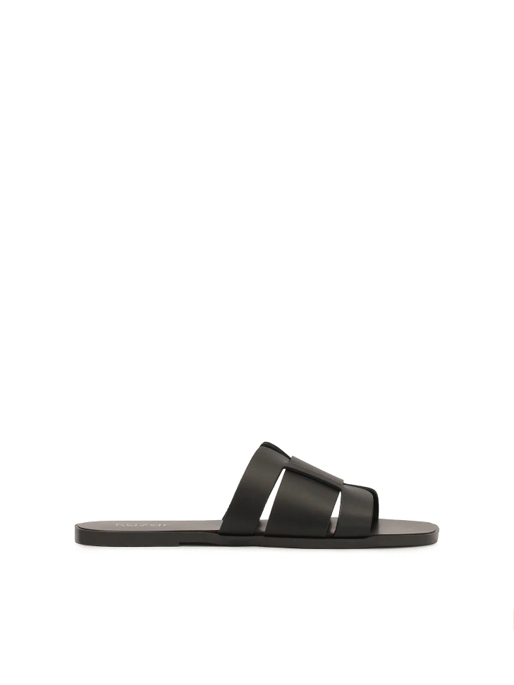 kazar Black slides on a flat sole