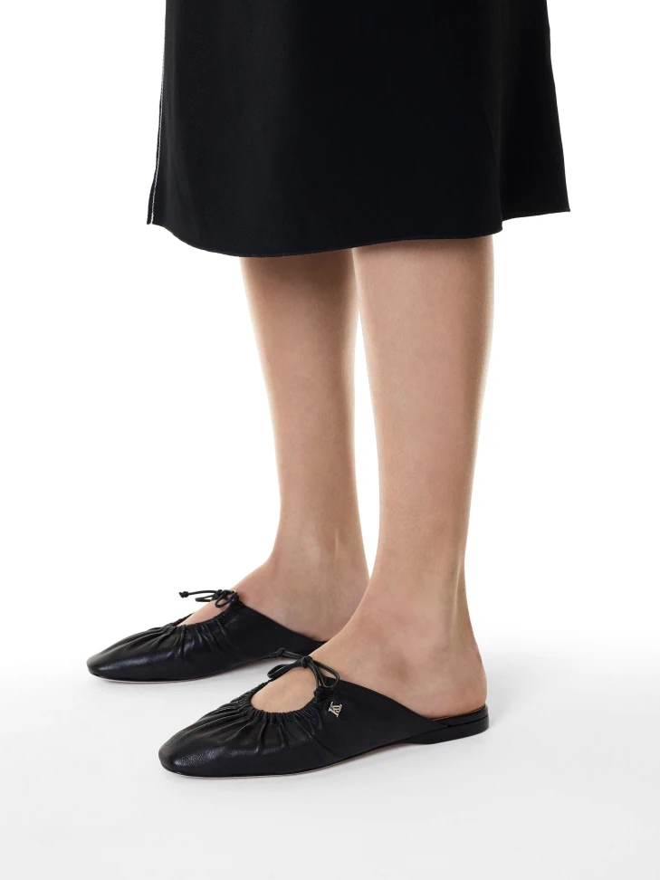 Kazar Black Slides With Decorative Upper