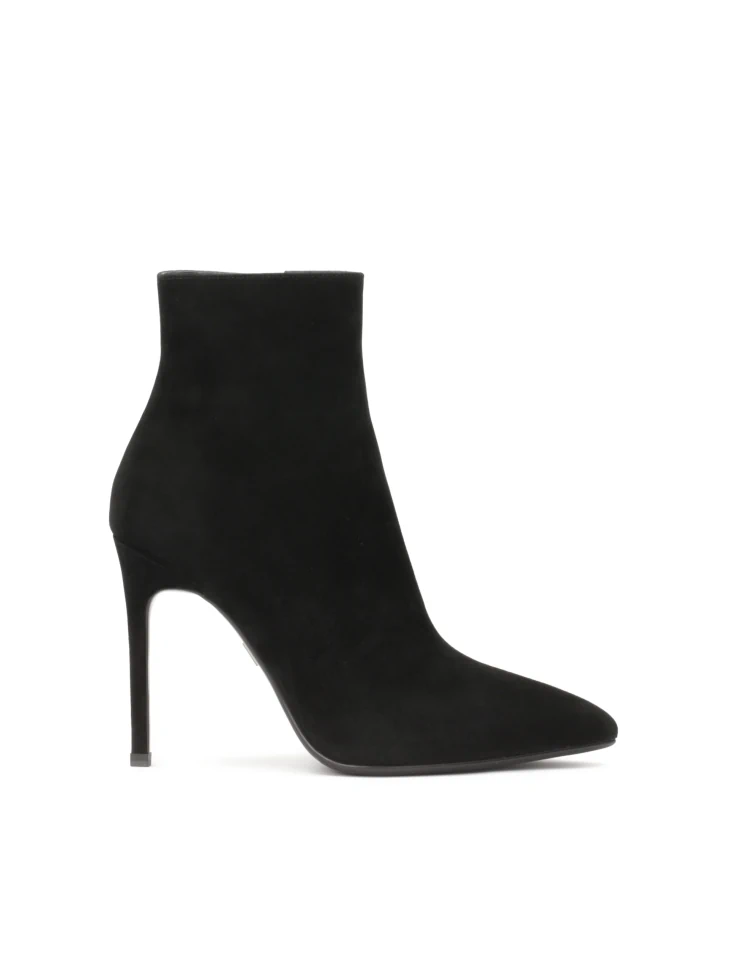 kazar Black suede boots with pointed toe nose