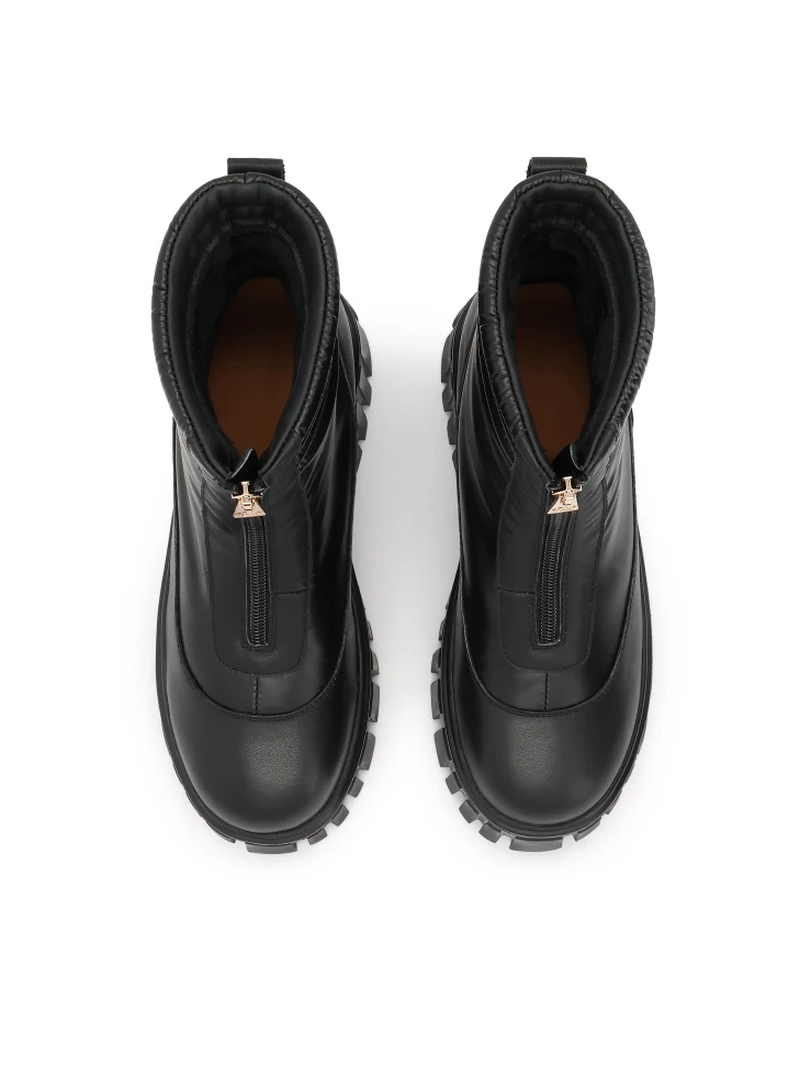 Kazar Boots With A Zipper On The Front