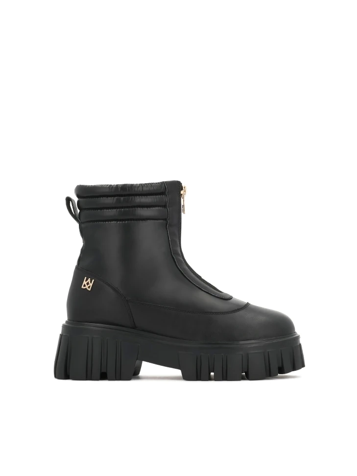 kazar Boots with a zipper on the front