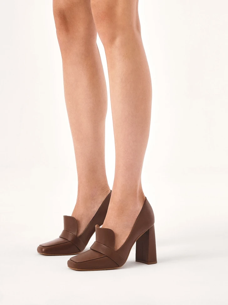 Kazar Brown Lords Pumps