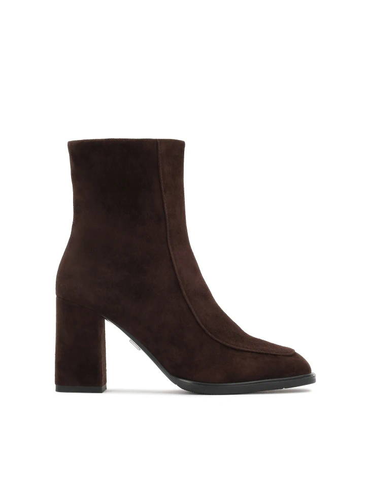kazar Brown suede boots with square nose