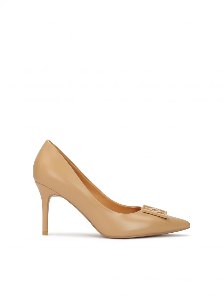 kazar Classic beige pumps with pointed nose