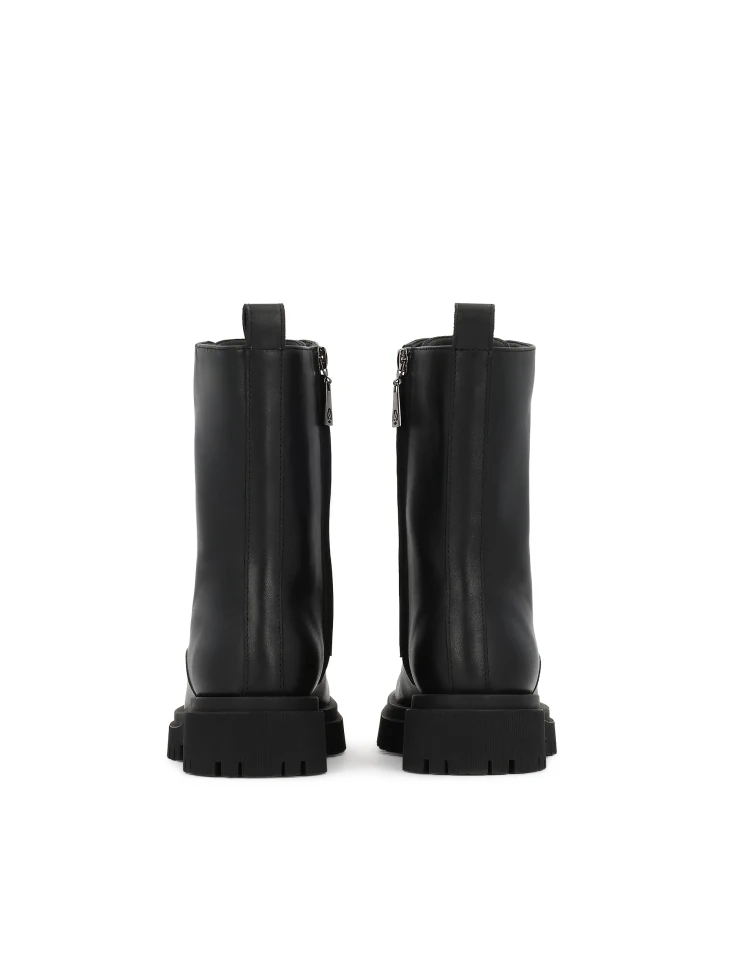 Kazar Classic Black Boots On A Trefoil Sole