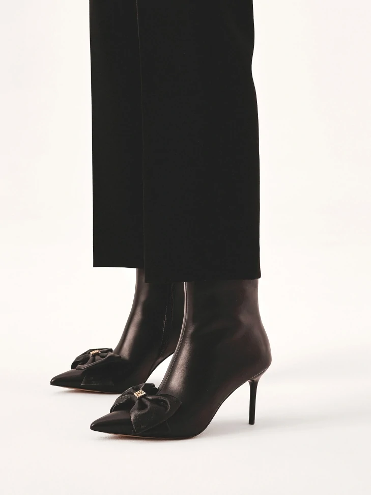 Kazar Classic Boots With A Big Bow