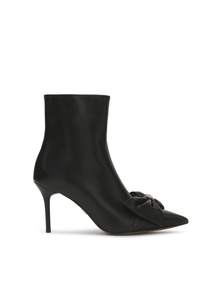 kazar Classic boots with a big bow