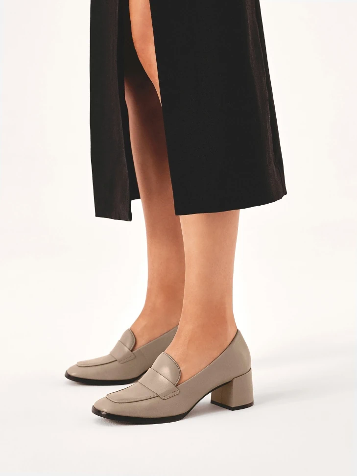 Kazar Classic Leather Pumps In Taupe Color