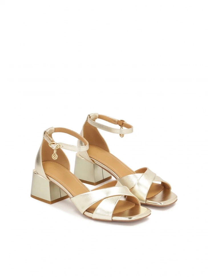 Kazar Classic Sandals On A Low Post In Gold Color